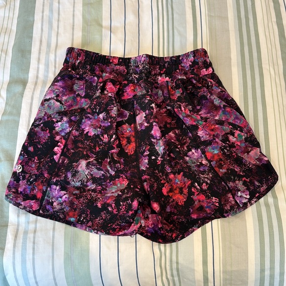 Lululemon Track that Short 5” inseam - Picture 2 of 2